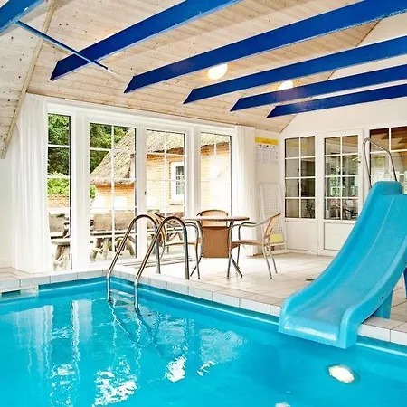Sleeps 22 Pool Wifi * Husby